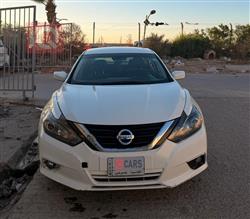 نيسان ألتيما